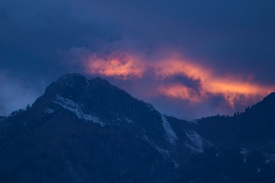 Blue;close of day;dusk;evening;eventide;Grand Teton Mountains;Grand Tetons National Park;Jackson Hole;last Light;Mountain;Mountain Top;Mountainous;Mountains;Orange;Peak;Pinnacle;Precipice;Range;Red;Rivers;Sky;Summit;sun;sunset;Wyoming