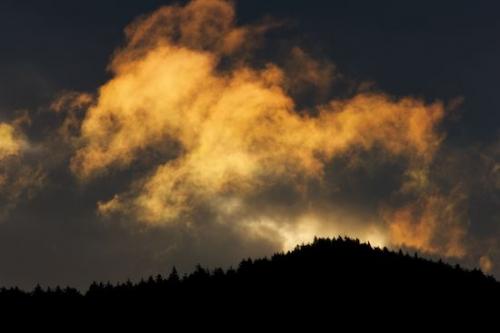 Obscured;Foggy;Fog;Gold;Mountains;Peak;Dawn;Haze;New England;Sunrise;Mist;First Light;Vermont;Misty;Yellow;Pinnacle;Range;Daybreak;Blue;Mountain;Mountainous;Sun-up;Break of Day;Orange;Morning;Summit;Precipice;Mountain Top