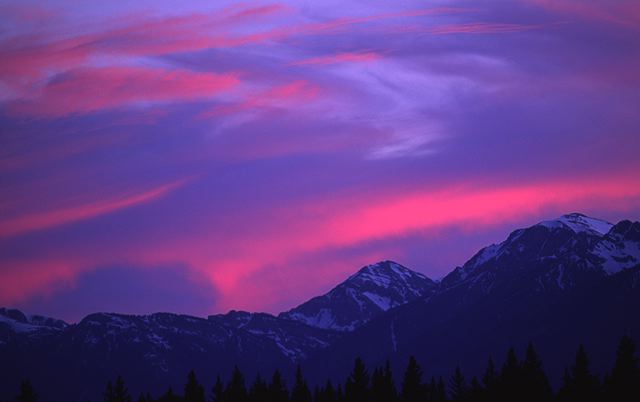 Sunset;Dusk;Twilight;evening;Nightfall;Sundown;Ledge;Mountain;Cliff;Precipice;Peak;Mountain Top;Rock Formations;Rocks;Boulder;Nature;Vertical;High;Power;Powerful;Scenic View;Scenics;Summit