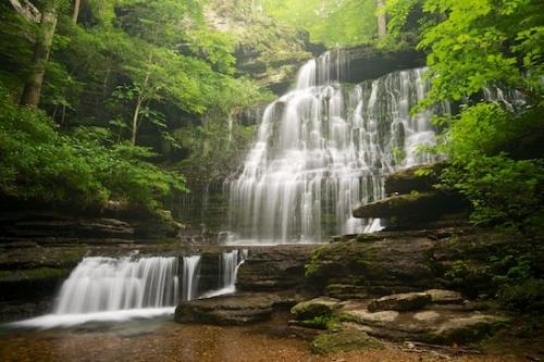 Woods;Pouring;Rocks;Machine Falls;Water;Rock Formations;Stream;Stones;Falls;Streaming;Cascade;Brown;Forest;Green;Waterfall;Cascading;Waterfalls;White;Woodlands