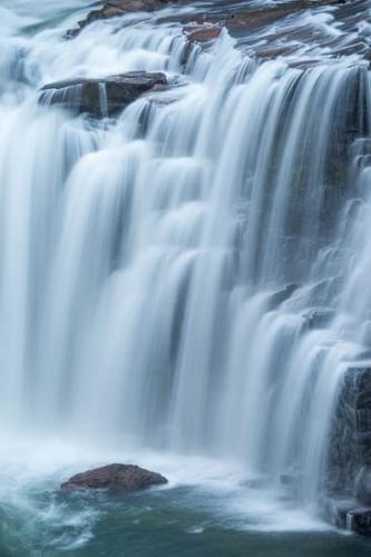Alabama;Falling;Falls;Flow;Fort Payne;Little River Canyon National Preserve;Little River Falls;Pouring;River;Spilling;Stream;United States;Water;Waterfall;Waterfalls;flowing
